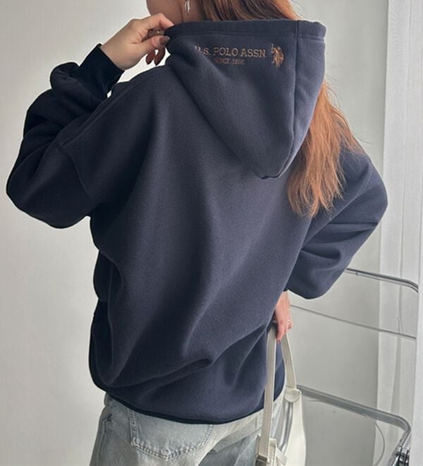 GeeRA（ジーラ）の「【U.S. POLO ASSN.】フード刺繍裏起毛パーカー（パーカー）」｜ネイビー