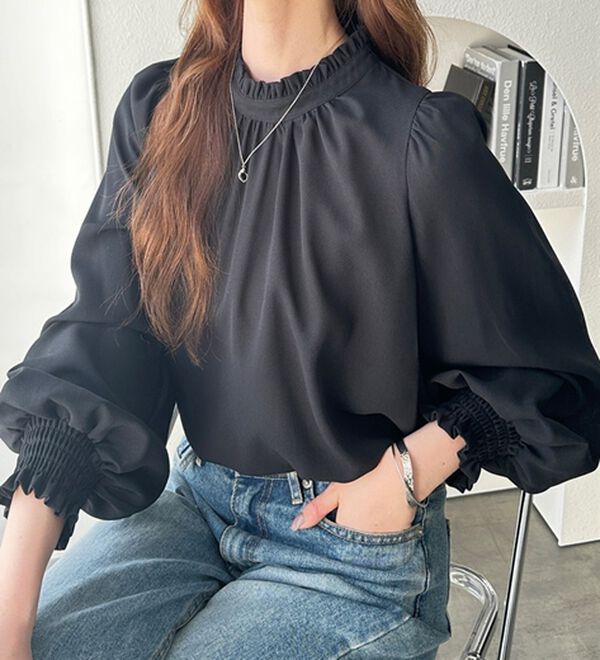 GeeRA（ジーラ）の「フリル衿バルーンスリーブブラウス（ブラウス）」｜ブラック