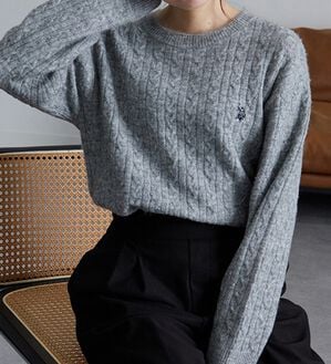 RANAN（ラナン）の「＜U.S.POLO ASSN.ユーエスポロアッスン＞ ワンポイントケーブルニット（ニット・セーター）」｜杢グレー