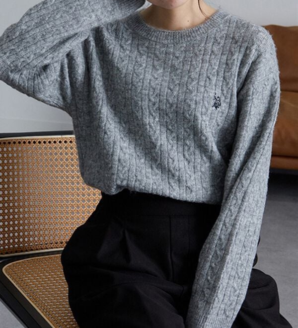 RANAN（ラナン）の「＜U.S.POLO ASSN.ユーエスポロアッスン＞ ワンポイントケーブルニット（ニット・セーター）」｜杢グレー