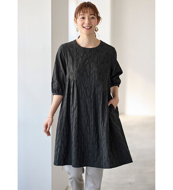 BELLUNA（ベルーナ）の「ナチュラルにお出かけ♪ドット柄チュニックワンピース（チュニックワンピース）」｜詳細画像