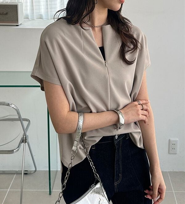 GeeRA（ジーラ）の「前後２ＷＡＹハーフジップＴブラウス（ブラウス）」｜詳細画像