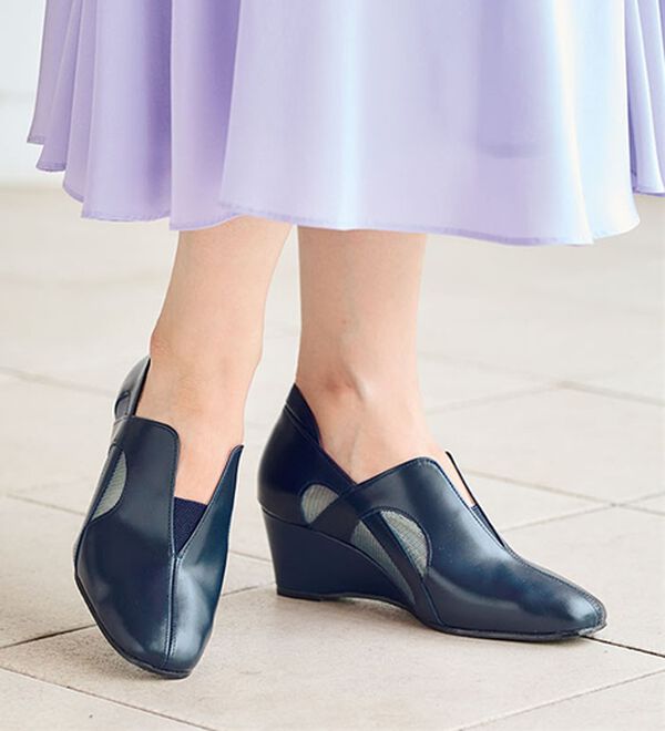 BELLUNA（ベルーナ）の「４Ｅ牛革エレガントラインシューズ（パンプス）」｜詳細画像