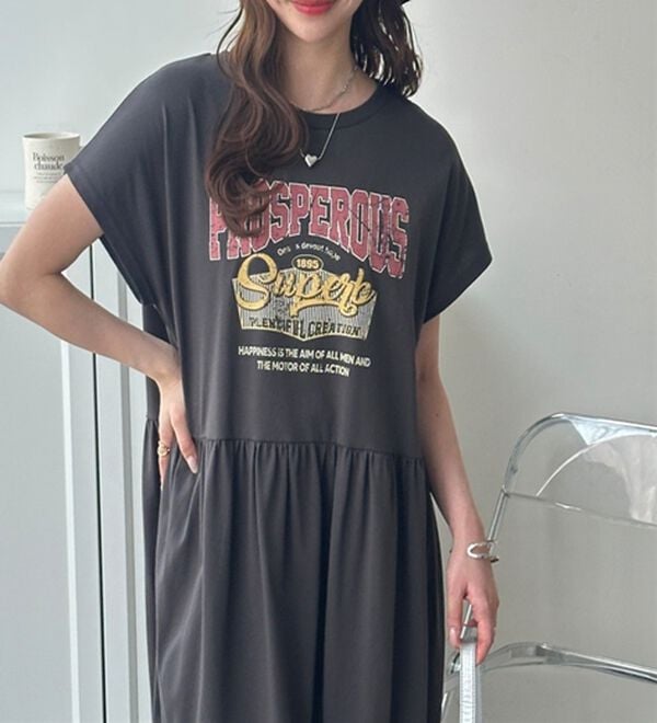 GeeRA（ジーラ）の「ピグメント風ティアードプリントＴシャツワンピース（カットソーワンピース）」｜詳細画像