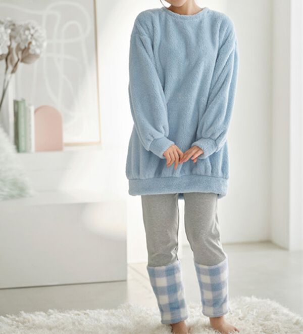 YU'NOW（ユナウ）の「【上下２点セット】ボアフリースワンピース＆レギンスセット（パジャマ・ルームウェア）」｜詳細画像