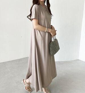GeeRA（ジーラ）の「【接触冷感】フレアーシルエットロングワンピース（ロングワンピース）」｜モカベージュ