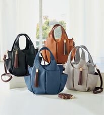 BELLUNA（ベルーナ）の「１０ポケット２ＷＡＹ柔らか軽量手提げ（ハンドバッグ）」