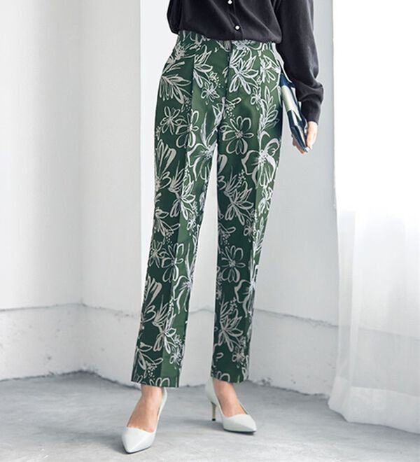 VINNO（ヴィノ）の「花柄ジャカードパンツ（フルレングスパンツ）」｜グリーン