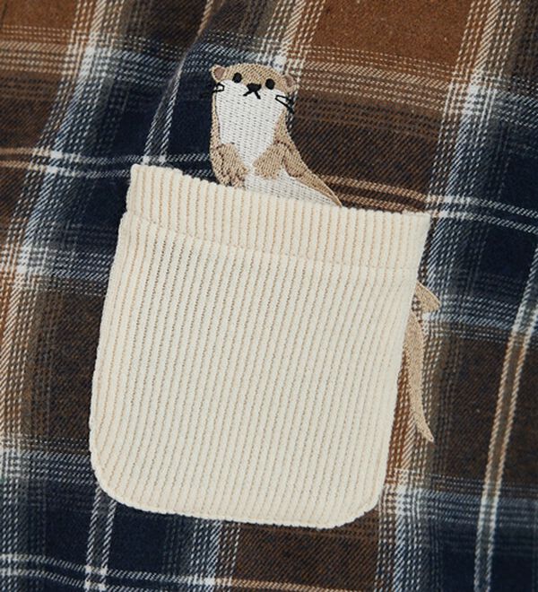 BELLUNA（ベルーナ）の「アニマル刺しゅう多ボタンデザインブラウス（ブラウス）」｜詳細画像