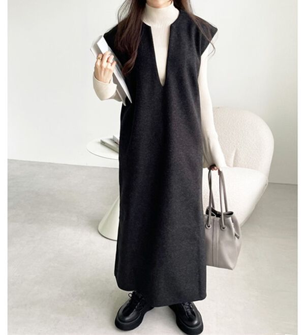 GeeRA（ジーラ）の「Ｖネックオーバーサイズジャンパースカート（ジャンパースカート）」｜詳細画像