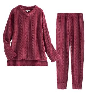 YU'NOW（ユナウ）の「ケーブルニット風フリースルームウェアセット（パジャマ・ルームウェア）」｜ワイン