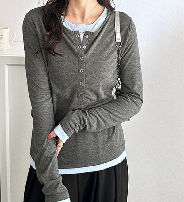 GeeRA（ジーラ）の「レイヤード風ヘンリーネックカットソー（カットソー）」｜詳細画像