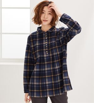 BELLUNA（ベルーナ）の「【ふわふわ裏ファー】パチパチしにくい裏ファーオーバーブラウス（ブラウス）」｜ブルー系