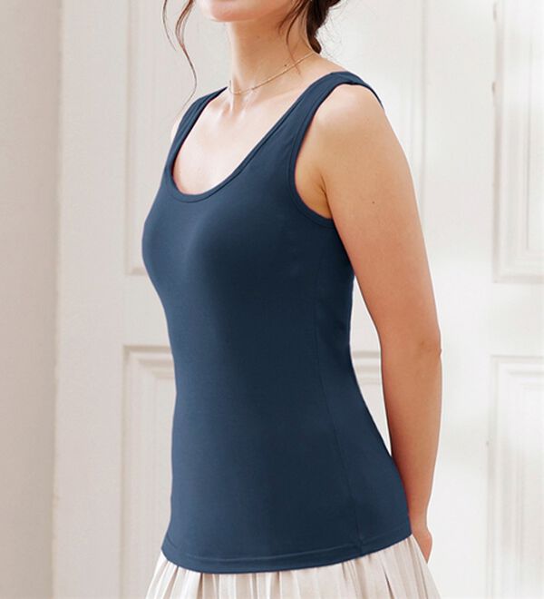 LAVIENNE（ラヴィエンヌ）の「【吸汗速乾】４０代からの綿混快適カップ付タンクトップ（ブラトップ・カップ付きインナー）」｜ブルー