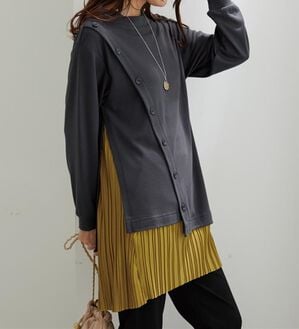 BELLUNA（ベルーナ）の「裾プリーツ切替ボタン使いチュニック（チュニック）」｜チャコール&times;イエロー