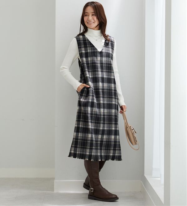 BELLUNA（ベルーナ）の「ポケット付！ふんわり起毛素材ジャンパースカート（ジャンパースカート）」｜詳細画像