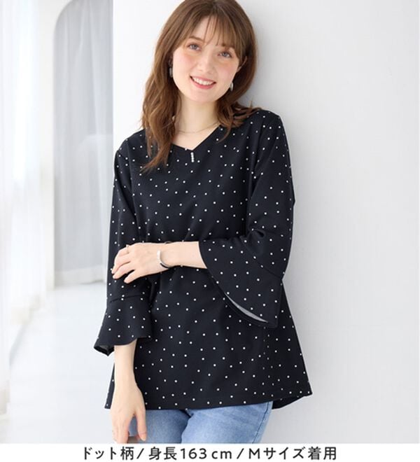 alotta（アロッタ）の「パール調ボタンフレアー袖ブラウスＴシャツ（ブラウス）」｜詳細画像