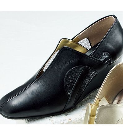 BELLUNA（ベルーナ）の「４Ｅ牛革エレガントラインシューズ（パンプス）」