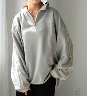 A HAPPY MARILYN（アハッピーマリリン）の「【Ｌ～６Ｌ】【ハピぽか裏起毛】ライン使いハーフＺＩＰスウェット 毛玉になりにくい（トレーナー・スウェット）」｜グレー