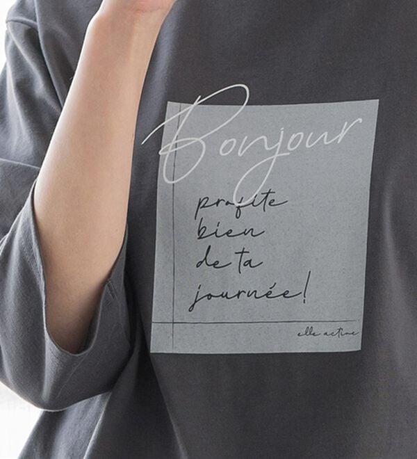 BELLUNA（ベルーナ）の「＜ＥＬＬＥ　Ａｃｔｉｖｅ＞多機能ロゴプリントチュニック（チュニック）」｜詳細画像