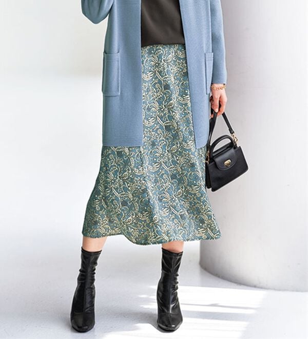 BELLUNA（ベルーナ）の「艶やかプリント切替フレアースカート（ロングスカート）」｜ブルー系ペイズリー柄