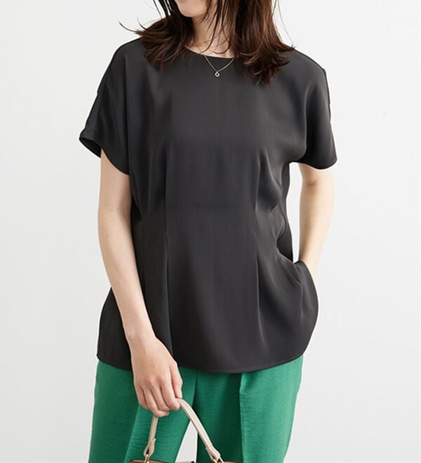 BELLUNA（ベルーナ）の「〈オフィス対応〉タックデザインブラウス（ブラウス）」｜チャコール