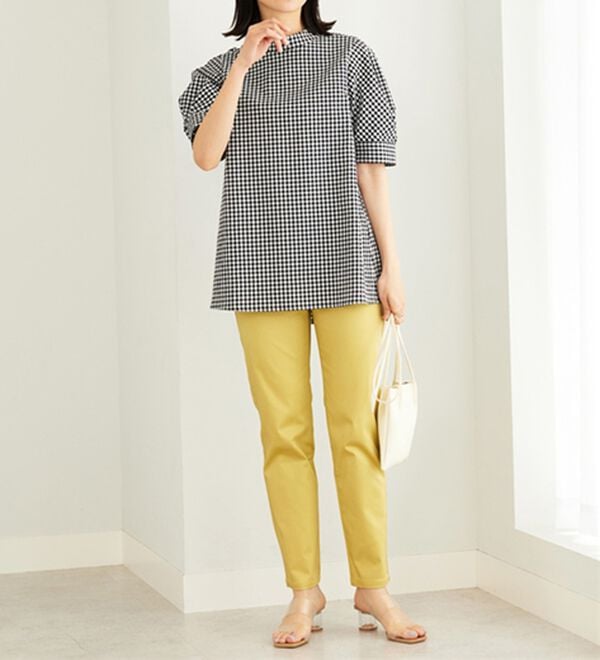 BELLUNA（ベルーナ）の「サッカー素材後ろボタンデザインブラウス（ブラウス）」｜詳細画像