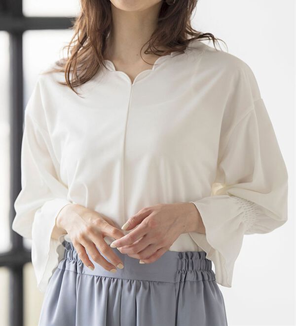 RANAN（ラナン）の「ひんやり！キャンディースリーブスカラップブラウス（カットソー）」｜オフホワイト