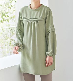 BELLUNA（ベルーナ）の「タック使い細コールチュニック（チュニック）」｜セージ