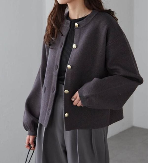 RANAN（ラナン）の「【4つの機能付き】洗える！ゴールド調ボタンニットカーディガン（ニットカーディガン）」｜詳細画像