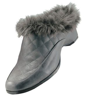 BELLUNA（ベルーナ）の「４Ｅキルティングファーミュール（フラットシューズ）」｜グレー