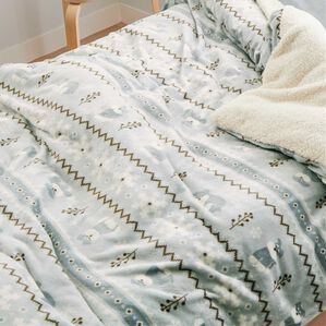 iellio（イエリオ）の「【８日間限定価格】もこもこボアとフランネルの毛布にもなるあったか布団カバー＜フランネル・北欧調・肌ざわり＞（掛布団カバー）」｜シュナウザー