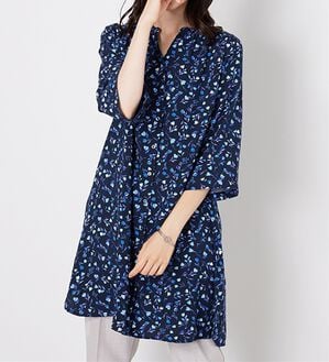 BELLUNA（ベルーナ）の「レーヨン素材袖フレアーワンピース（その他ワンピース）」｜ネイビー系花柄