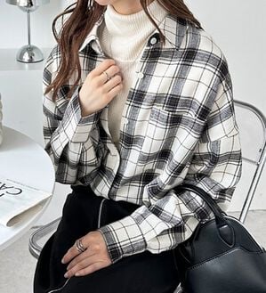 GeeRA（ジーラ）の「チェックロングシャツ（シャツ）」｜アイボリー