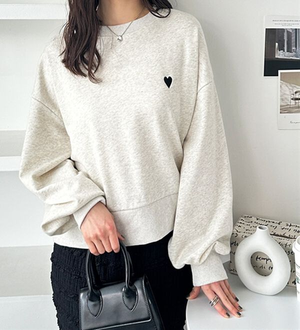 GeeRA（ジーラ）の「アソート刺しゅうショートスウェット（トレーナー・スウェット）」｜詳細画像