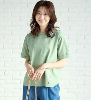 BELLUNA（ベルーナ）の「サッカー素材裾ボタンプルオーバー（カットソー）」｜グリーン系