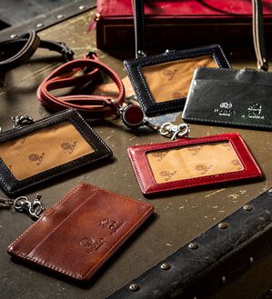 「ミュージアムカーフストラップ付ＩＤケース（その他メンズファッション小物）」｜詳細画像