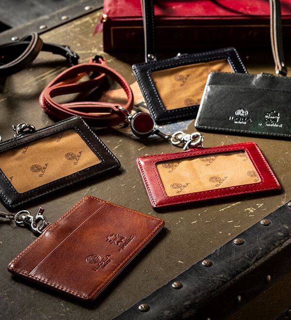 「ミュージアムカーフストラップ付ＩＤケース（その他メンズファッション小物）」｜詳細画像