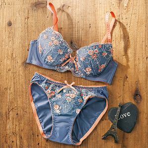 YU'NOW（ユナウ）の「to meeブラジャー＆ショーツセット（ブラジャー＆ショーツセット）」｜ブルー系小花刺しゅうレース
