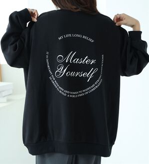 A HAPPY MARILYN（アハッピーマリリン）の「【Ｌ～８Ｌ】【ハピぽか裏起毛】２デザインから選べるロゴトレーナー 毛玉になりにくい（トレーナー・スウェット）」｜ブラック