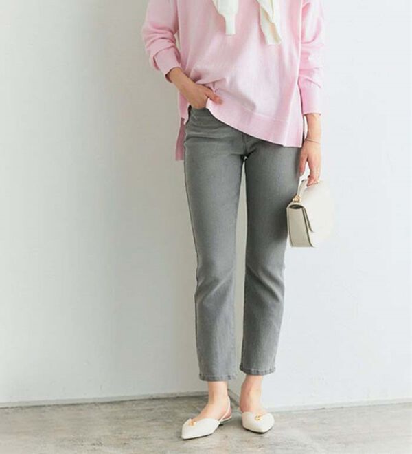 Pierrot（ピエロ）の「【ストレッチ素材】大人のためのゆるテーパードデニムパンツ（フルレングスパンツ）」｜詳細画像