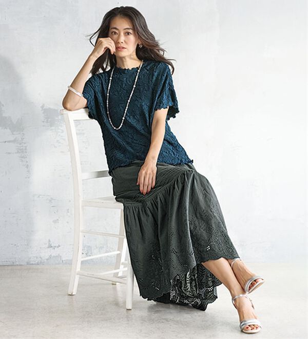 BELLUNA（ベルーナ）の「可愛すぎない大人の刺しゅうティアードスカート（ロングスカート）」｜詳細画像