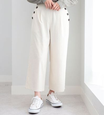 BELLUNA（ベルーナ）の「【吸水速乾・ＵＶ対策・接触冷感】ビンテージ調ボタン使いワイドパンツ（ワイドパンツ・ガウチョ）」