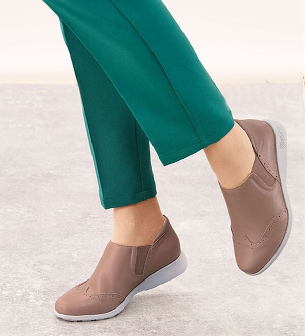 ルフラン（ルフラン）の「ラックウォーク　４Ｅ牛革ウィングチップスリッポン（スリッポン）」｜詳細画像