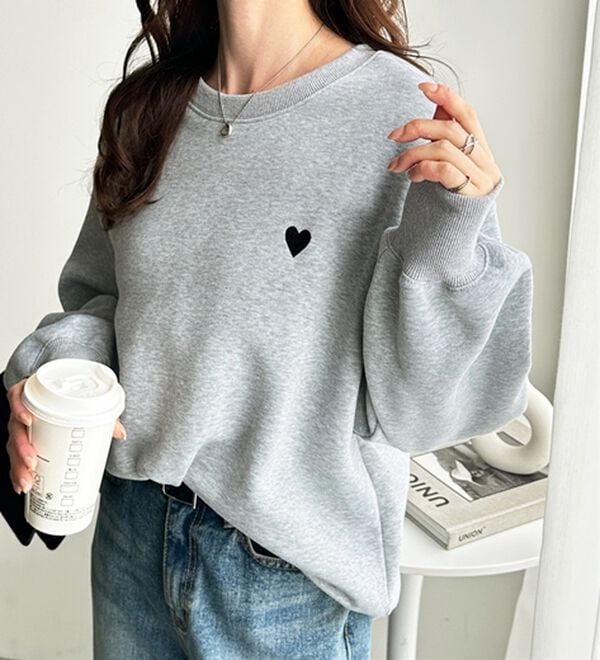 GeeRA（ジーラ）の「ロゴ＆ハート刺しゅう裏起毛スウェット（トレーナー・スウェット）」｜詳細画像