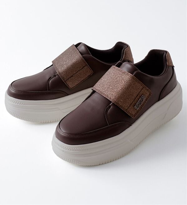 BELLUNA（ベルーナ）の「＜Ｋｉｔｓｏｎ＞厚底軽量ラメスニーカー（スニーカー）」｜ブラウン