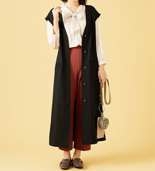 BELLUNA（ベルーナ）の「すっきりキレイ見え！Ｖネックロングジレ（ジレ）」｜詳細画像