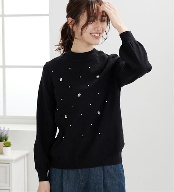 BELLUNA（ベルーナ）の「パール付ニットプルオーバー（ニット・セーター）」｜黒
