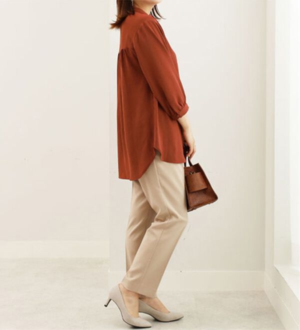 BELLUNA（ベルーナ）の「ビンテージ調くるみボタン使いチュニック（チュニック）」｜詳細画像