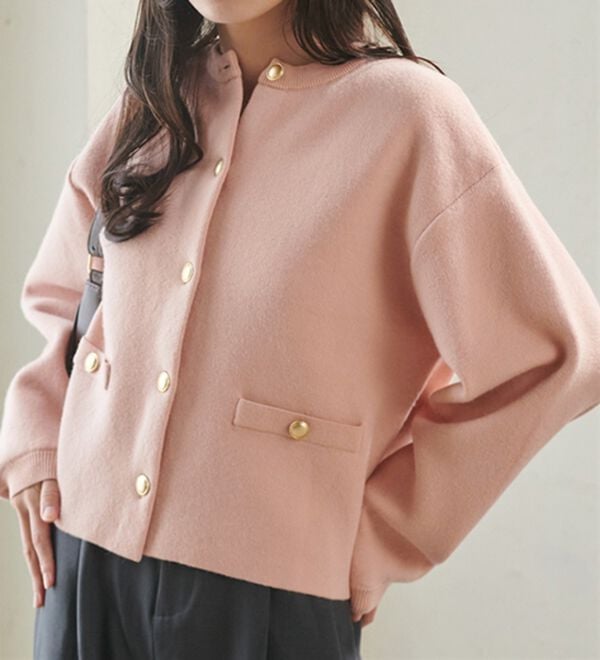 RANAN（ラナン）の「【4つの機能付き】洗える！ゴールド調ボタンニットカーディガン（ニットカーディガン）」｜詳細画像